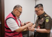 Penyerahan Tersangka dan Barang Bukti (Tahap II) dalam Perkara Impor Gula Terhadap 9 Orang Tersangka
