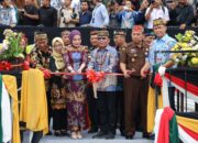 Dorong Pengembangan Pariwisata Berkelanjutan, Kapolda Kalteng dan Gubernur Resmikan Kapal Wisata Susur Sungai