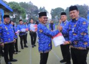 Harlah Pancasila, Sachrudin Bagikan Ribuan Bendera Merah Putih