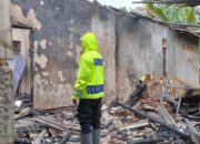 Polisi Evakuasi Kebakaran Rumah di Banjarwangi : Diduga Akibat Korsleting Listrik