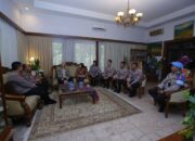 Anjangsana HUT Bhayangkara ke-79, Polri Kunjungi Mantan Kapolri Jenderal (Purn) Roesdihardjo