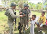 Satgas Ops Damai Cartenz Gelar Patroli Dan Pelayanan Kesehatan Di Distrik Siepkosi
