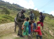 Patroli Humanis dan Layanan Kesehatan Satgas Ops Damai Cartenz Warnai Kondusivitas di Wamena, Jayawijaya