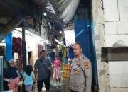 Polisi di Tengah Banjir: Mengayomi Warga, Menjaga Harapan