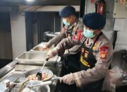 Satbrimob Polda Metro Jaya Kerahkan Dapur Lapangan untuk Warga Terdampak Banjir di Jakarta Timur