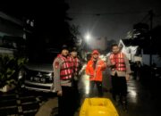 Banjir Rendam 12 RT di Petogogan Jaksel, Ditsamapta Polda Metro Jaya Lakukan Patroli Siaga