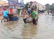 Hujan Deras Rendam Ciledug Indah, Polsek Ciledug Sigap Bantu Warga