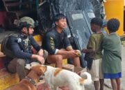Wujud Kepedulian, Satgas Ops Damai Cartenz Ajak Anak-anak di Paniai Berbagi Keceriaan