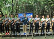 Taruna Bhayangkara Hijaukan Negeri Lewat Aksi Penanaman 100 Pohon Bakau di Jakarta Utara