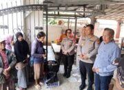 Kapolres Metro Bekasi Kota Bagikan Makanan Gratis Kelurahan Pejuang Medansatria