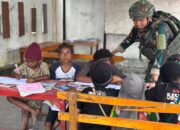 Peduli Pendidikan Anak Papua di Puncak Jaya, Satgas Yonif 743/PSY Gelar Kelas Belajar di Pos Satgas