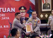 Polda Metro Jaya Gelar Tradisi Penyambutan Kapolda Baru dan Pelepasan Kapolda Lama