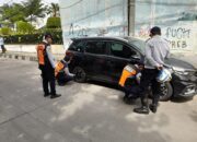 Puluhan Personel Gabungan Tertibkan Trotoar di Penjaringan