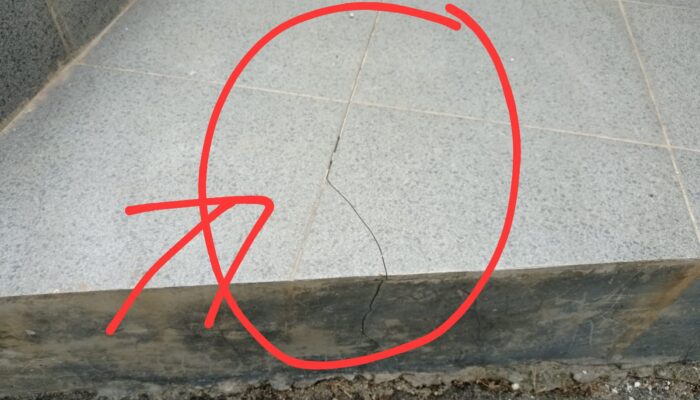 Baru Seumur Jagung, Balai Warga di Pagedangan Diduga Mengalami Kerusakan Struktur Bangunan