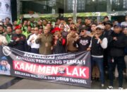 Warga Pamulang Permai 1 Gelar Aksi di Depan Balai Kota, Tuntut Pembatalan Parkir Berbayar