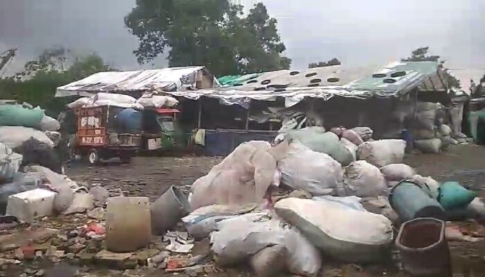 Sampah Menjadi Ladang Usaha Menjanjikan, Kesibukan Armada DLHK Kabupaten Tangerang UPT 5 Dipertanyakan